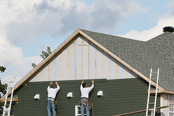 Professional Emergency Siding Repair technician working in Collinsville, IL